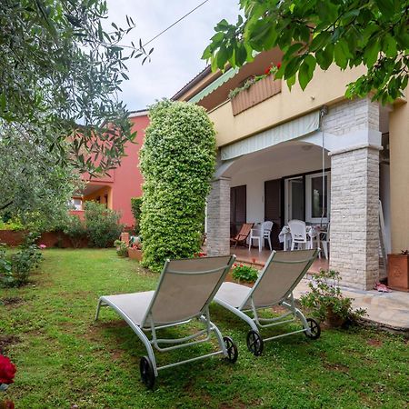 Apartments Mirella Novigrad Istria Exterior foto